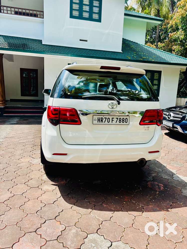 Toyota Fortuner 2015 Diesel 142 Km Driven