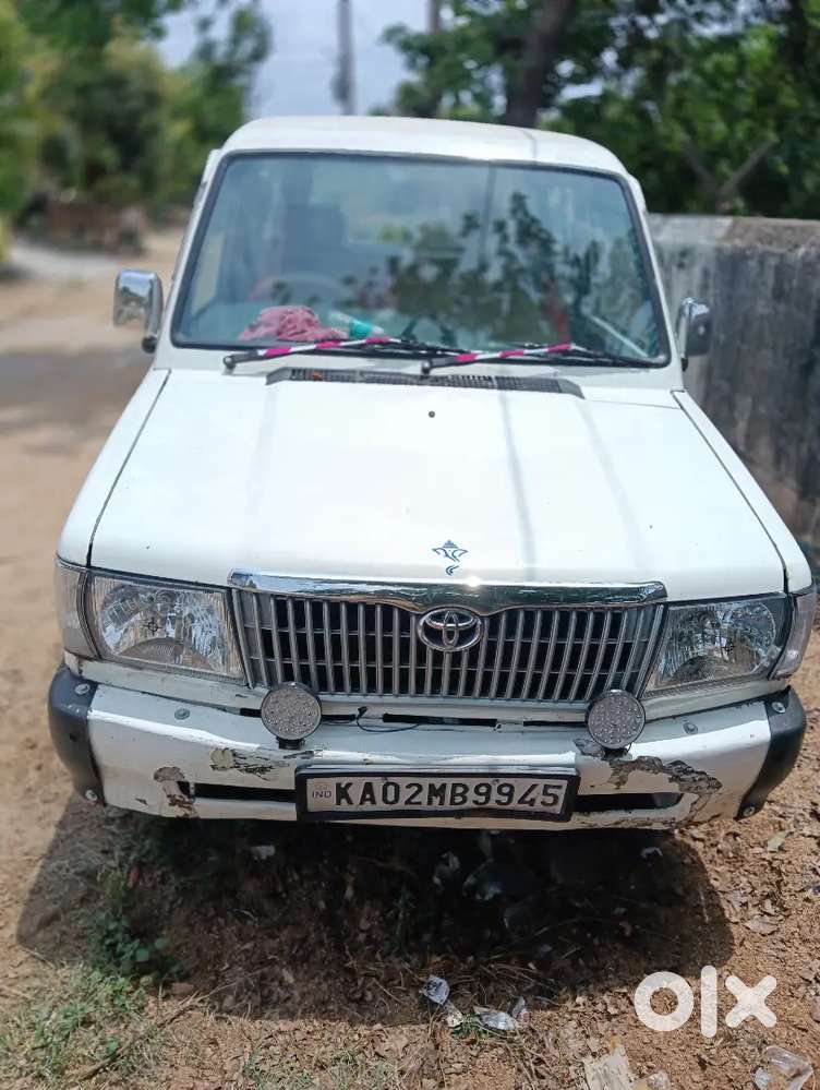 Toyota Qualis 2000