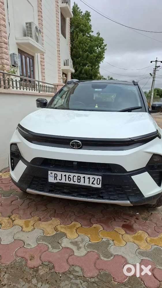 Tata Nexon Fearless Purple 2025
