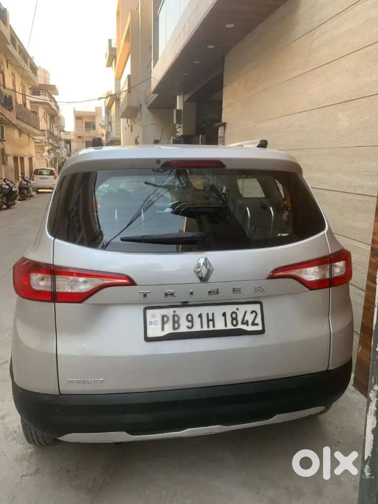 7 Seater Top Model 1 Owner 52000 Kms Run Car Full Insurance New Tyres