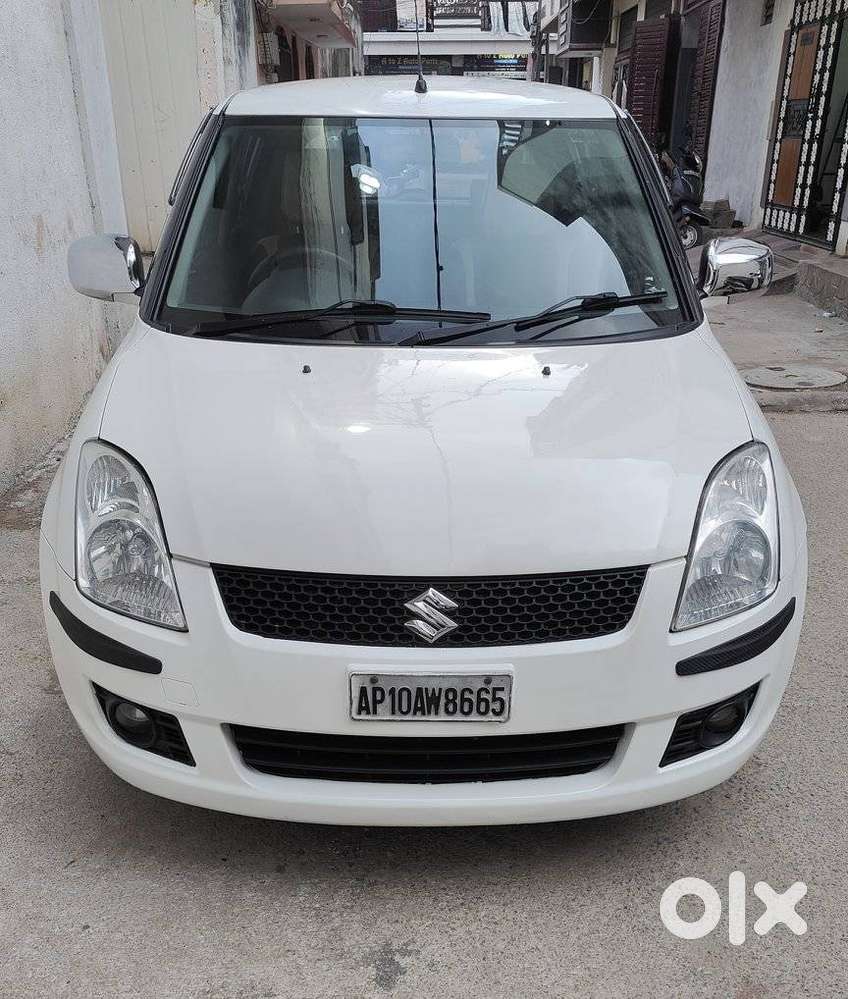 Maruti Suzuki Swift Vxi + Manual, 2011, Petrol