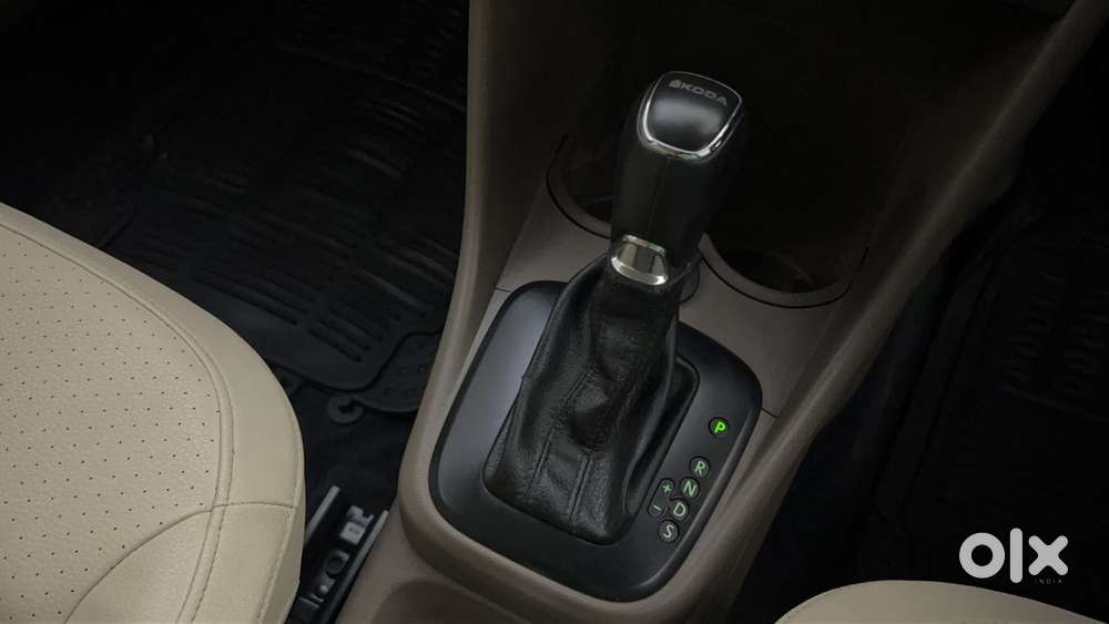 Skoda Rapid [2016-2018] 1.6 Style Plus Mpi At, 2016, Petrol