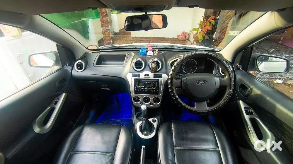 Ford Figo  1.2 Petrol Zxi 2013