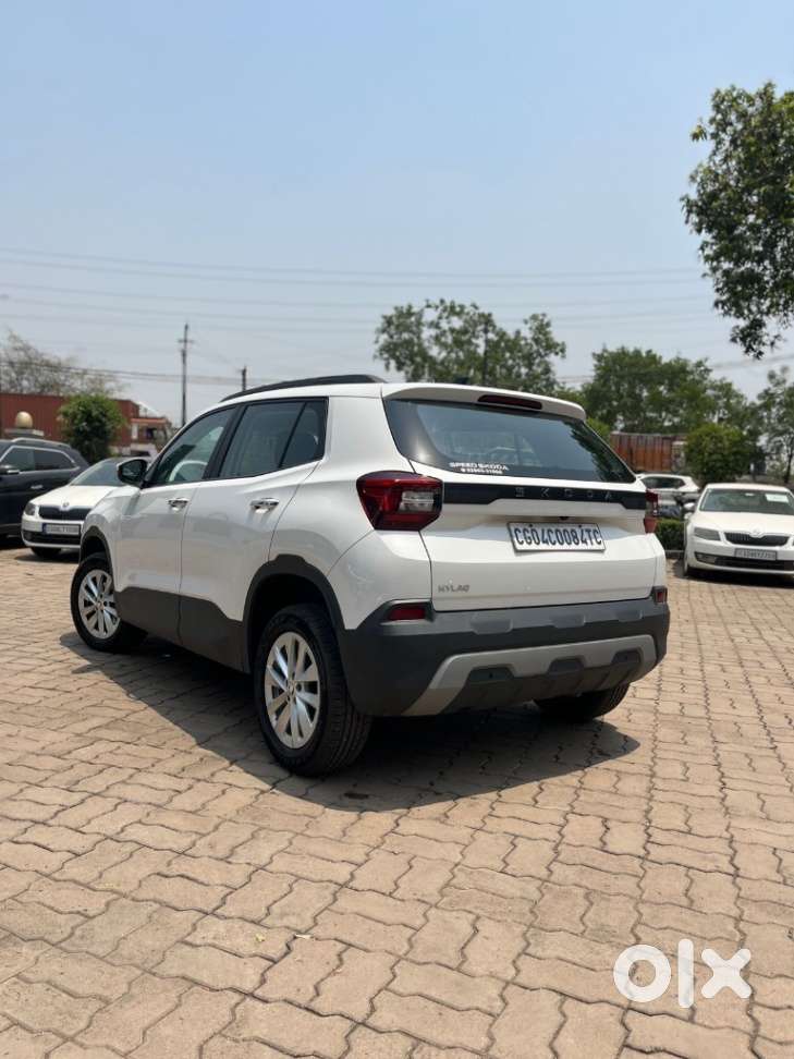 Skoda Kylaq Signature, 2025, Petrol