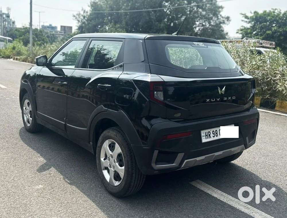 Mahindra Xuv 3xo Mx3, 2024, Petrol