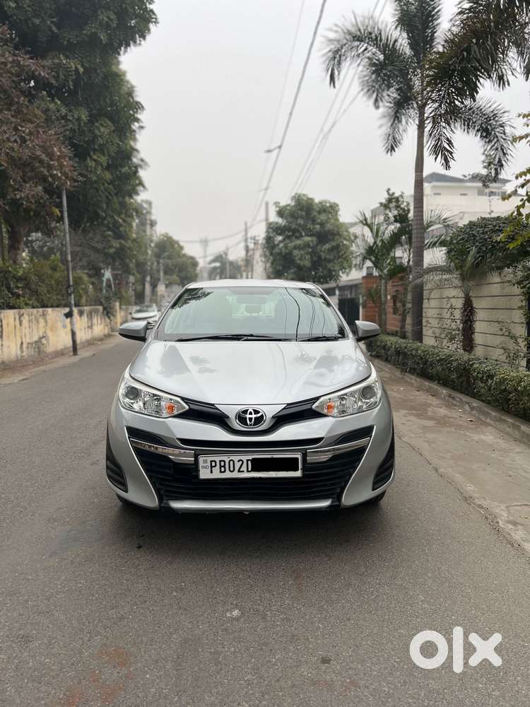 Toyota Yaris J Cvt, 2018, Petrol