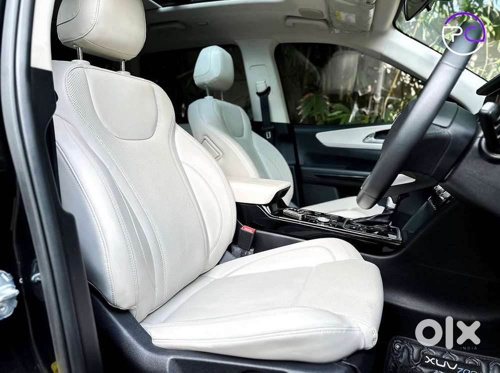 Mahindra Xuv700 2.0 Ax 7 Petrol At Luxury Pack Str, 2025, Petrol