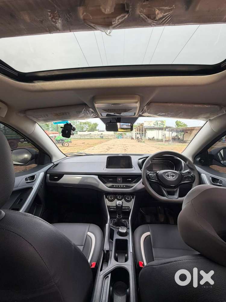 Tata Nexon, 2022, Petrol