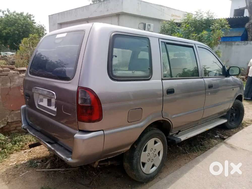 Tavera Lt 7 Seater