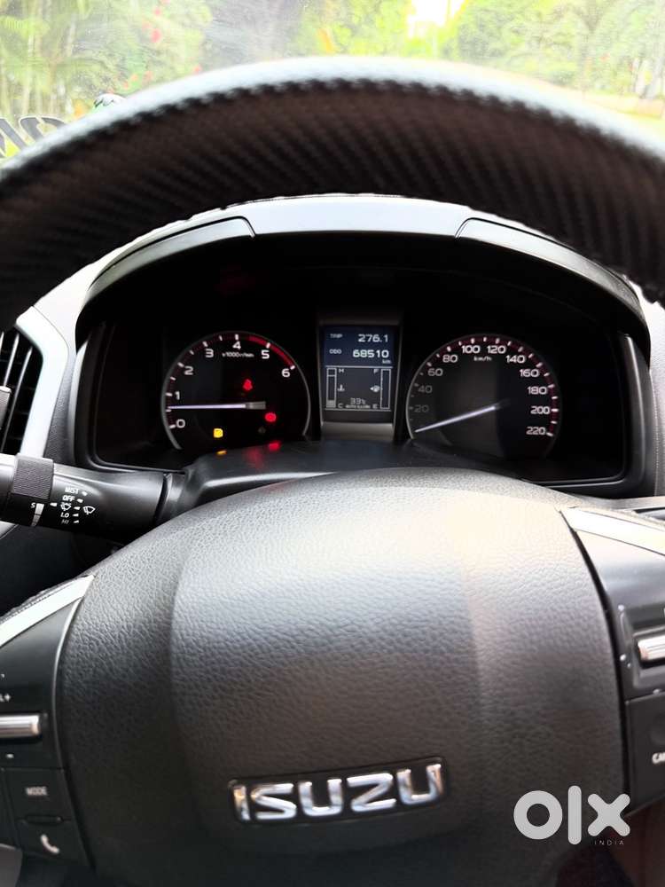 2019 Isuzu D-max V-cross 4x4  68,500 Km  Single Owner