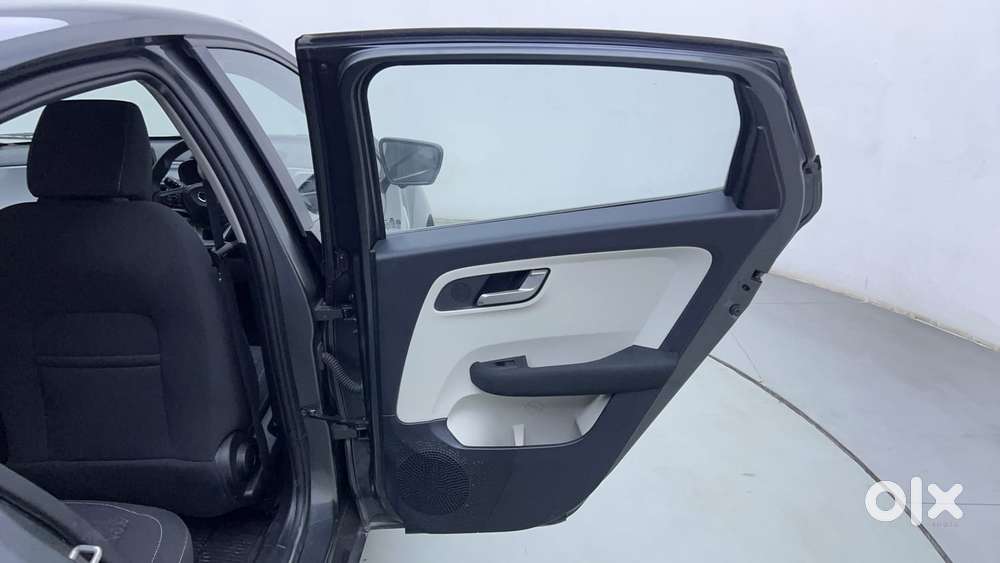 Tata Altroz Xza Plus (s), 2023, Petrol