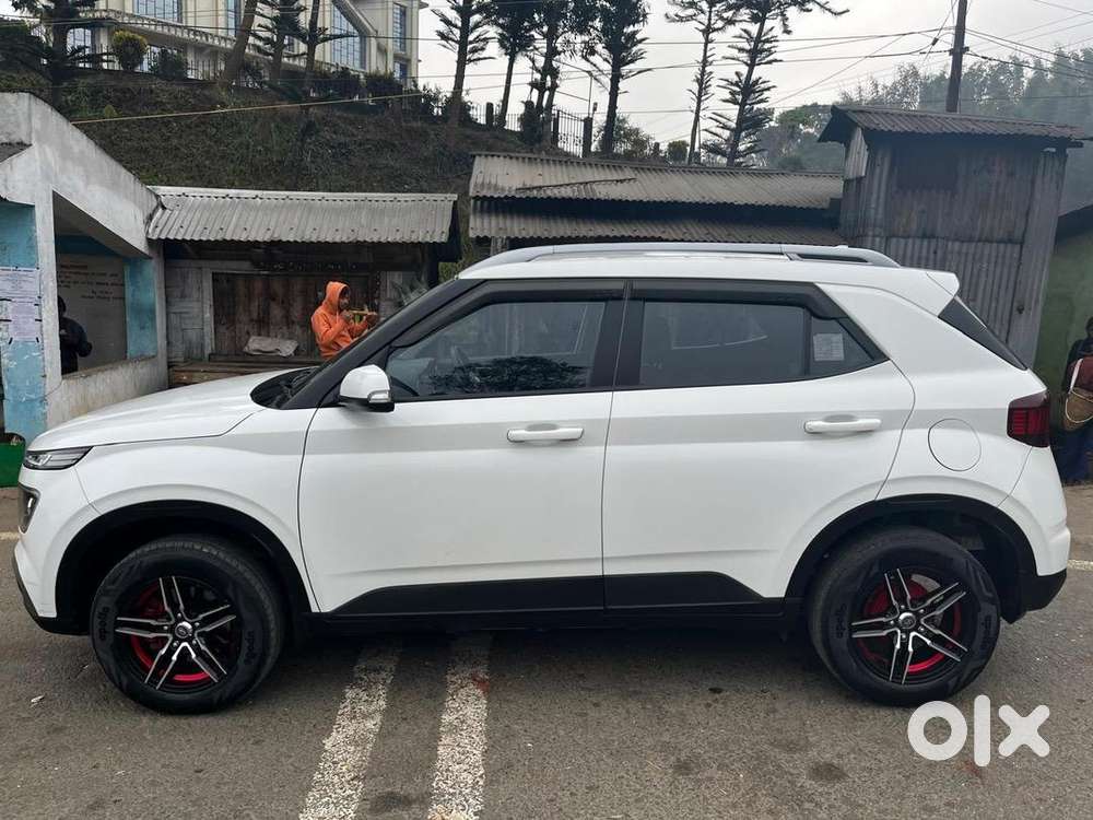Hyundai Venue 2022 Petrol 80000 Km Driven