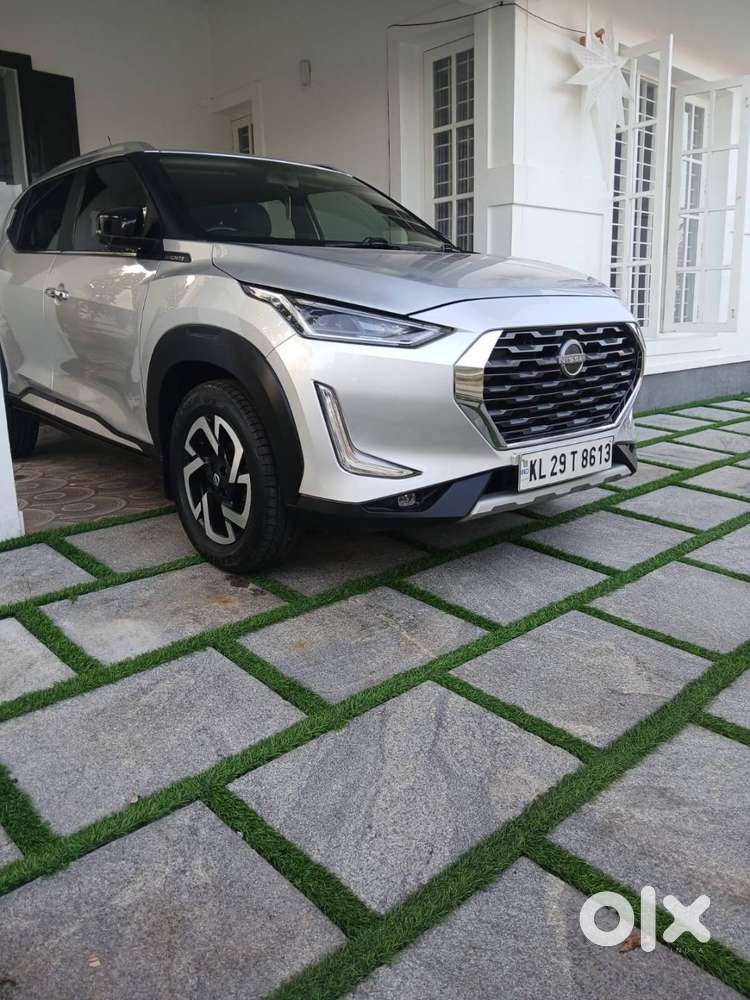 Nissan Magnite 1.0 Xv Premium Turbo Cvt (0), Top Variant