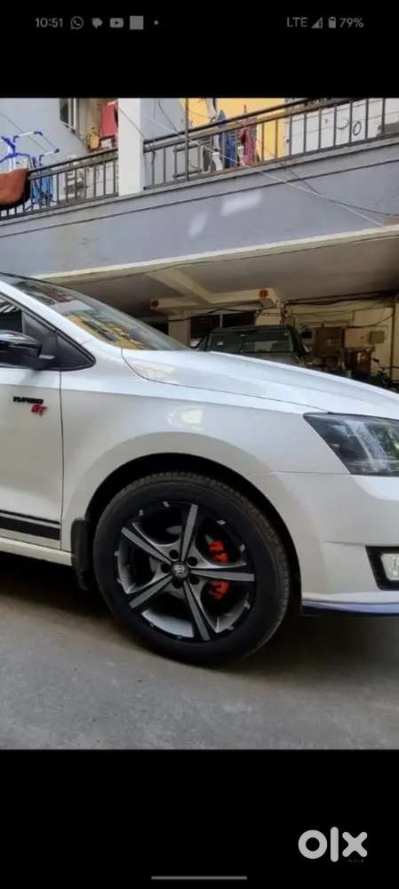 Selling My Well-maintained Skoda Rapid Car