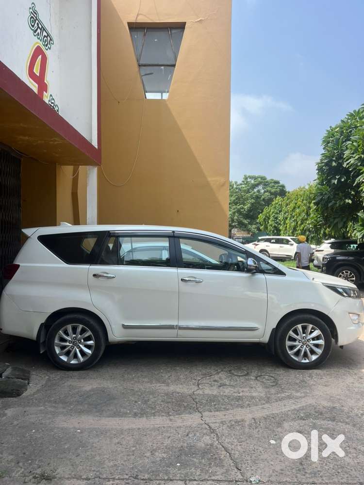 Toyota Innova Crysta 2017
