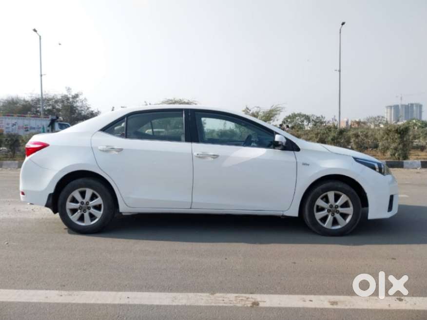 Toyota Corolla Altis 2013-2017 G At, 2015, Petrol