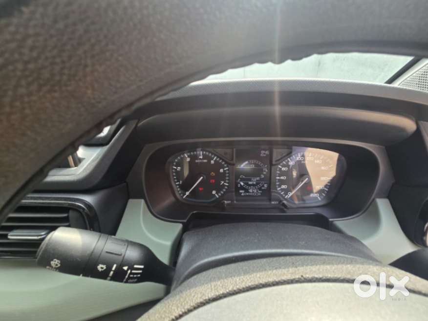 Mahindra Xuv700 2.2 Ax 7 Diesel Mt Str, 2025, Diesel