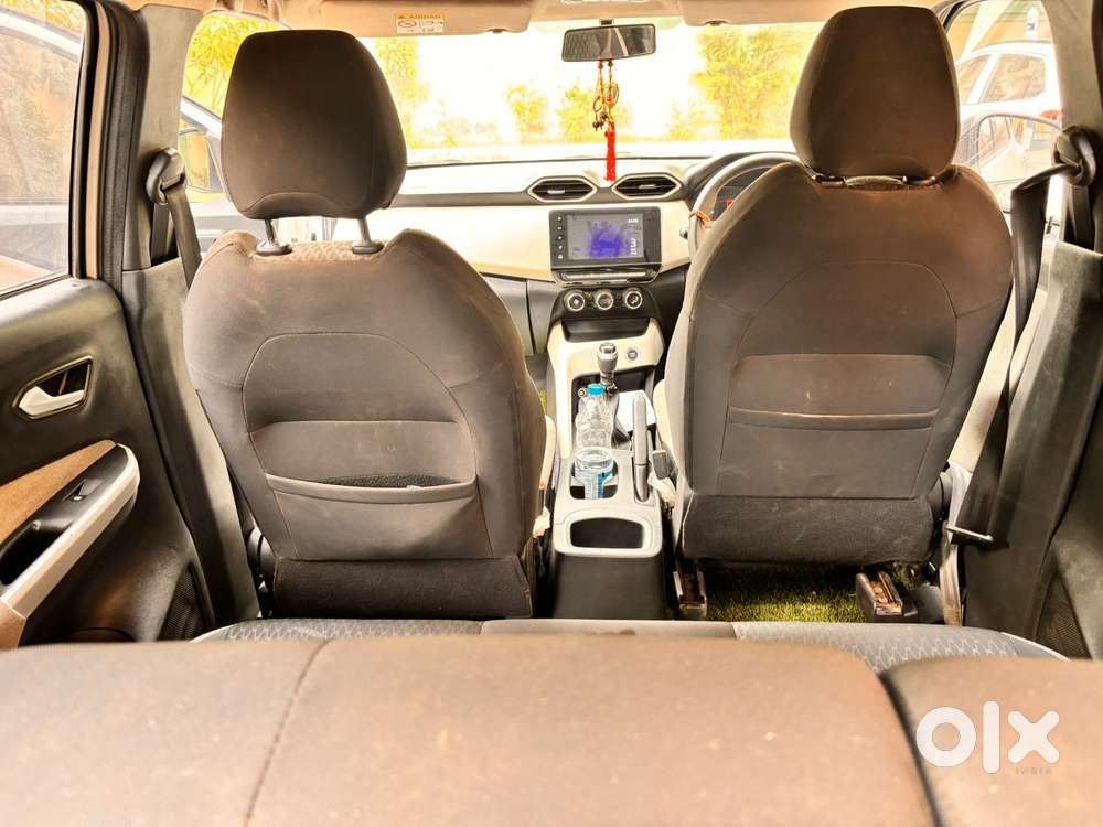 Nissan Magnite 1.0 Xv Premium, 2025, Petrol