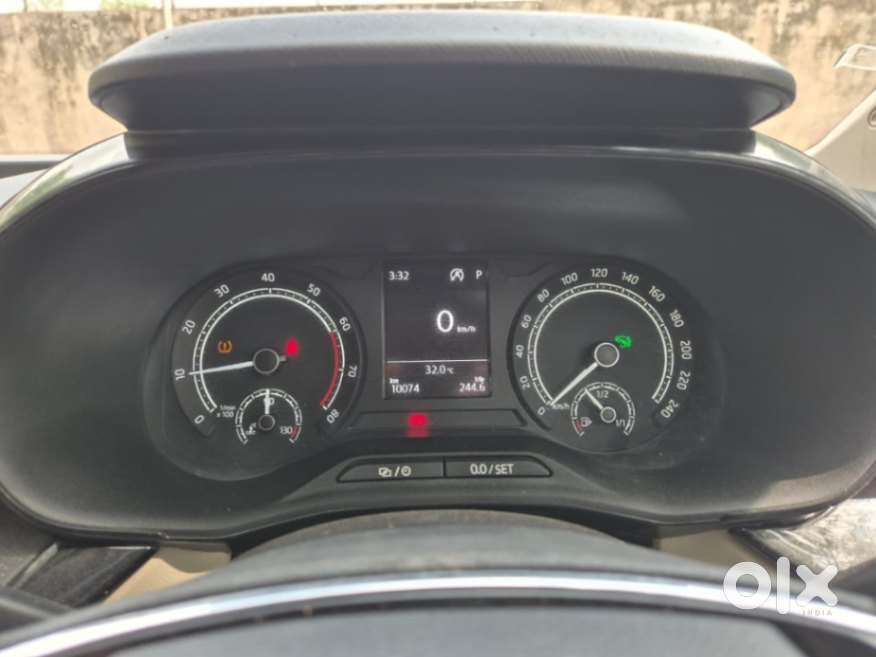 Skoda Slavia Sportline 1.0l Tsi Mt, 2025, Petrol