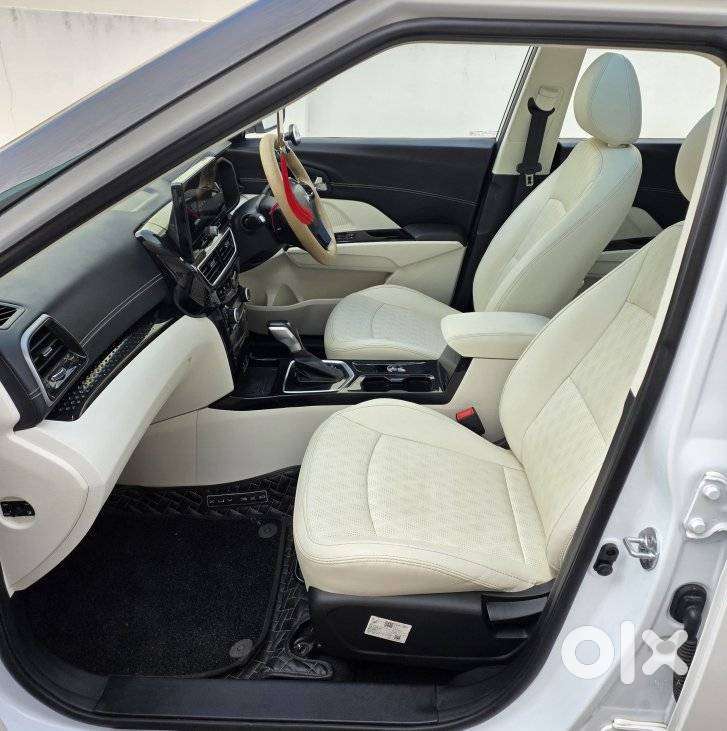 Mahindra Xuv 3xo Ax7l 1.2 Petrol At (pg), 2024, Petrol