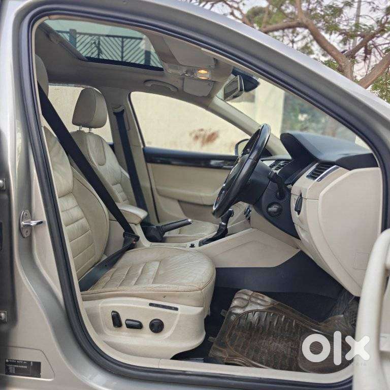 Skoda Octavia Elegance 1.8 Tsi At, 2014, Petrol
