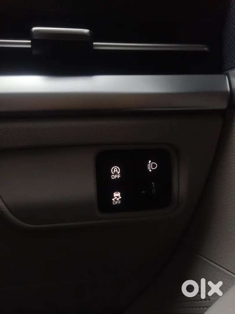 Kia Carens G 7-seater Manual Petrol 2025
