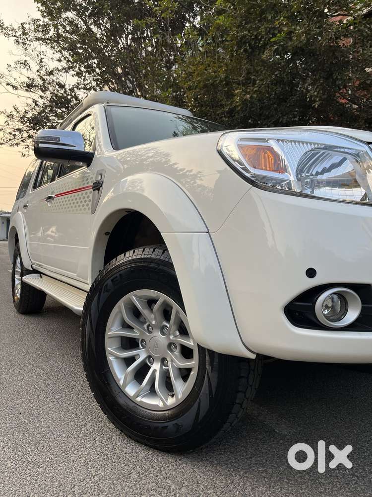 Ford Endeavour 3.2 Titanium At 4x4, 2014, Diesel