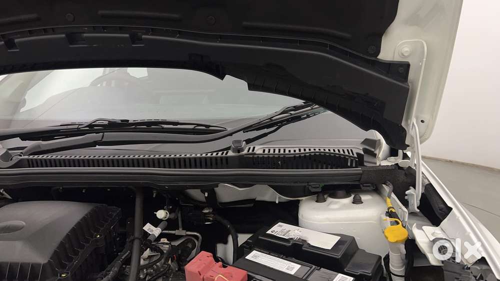 Tata Curvv Creative 1.2 Revotron Petrol 6mt, 2025, Petrol