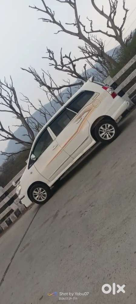 Toyota Innova 2015 Diesel 140000 Km Driven