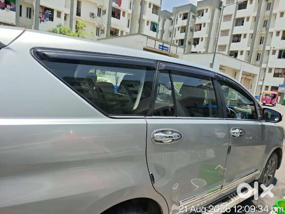 Toyota Innova Crysta 2.4 G 2022 7+1 8 Seater Tboard