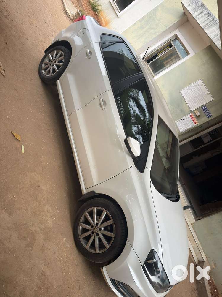 Volkswagen Ameo 1.5 Tdi Highline At 16 Alloy, 2018, Diesel