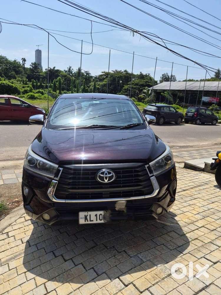 Innova Crysta 2.8z