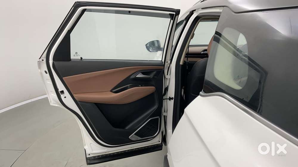 Mg Hector Plus Savvy Pro 1.5 Turbo Petrol Cvt 6 Str, 2023, Petrol