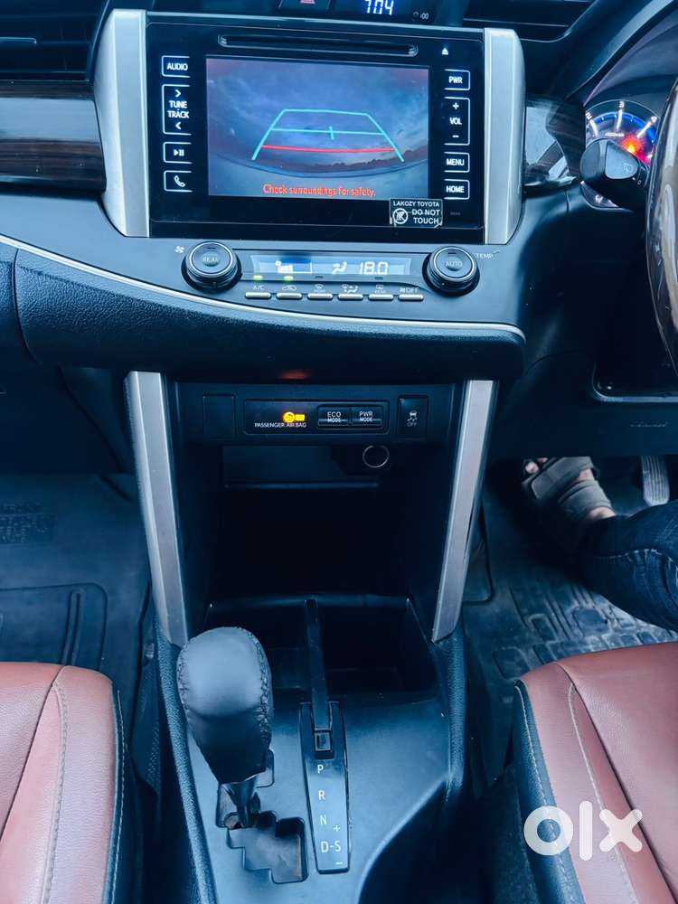 Toyota Innova Crysta 2.8z Automatic, 2016, Diesel