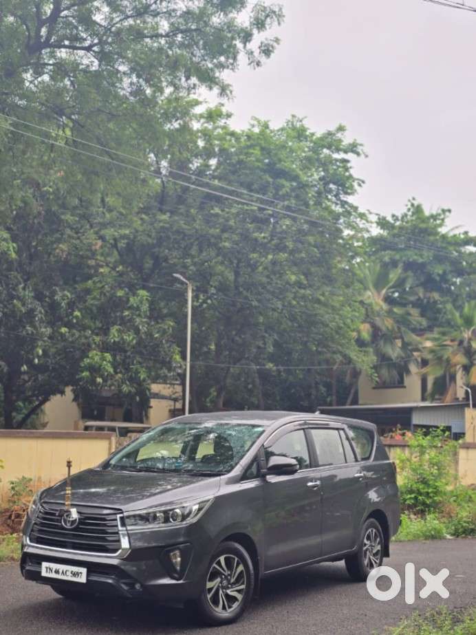 Toyota Innova Crysta 2.7 V, 2023, Petrol