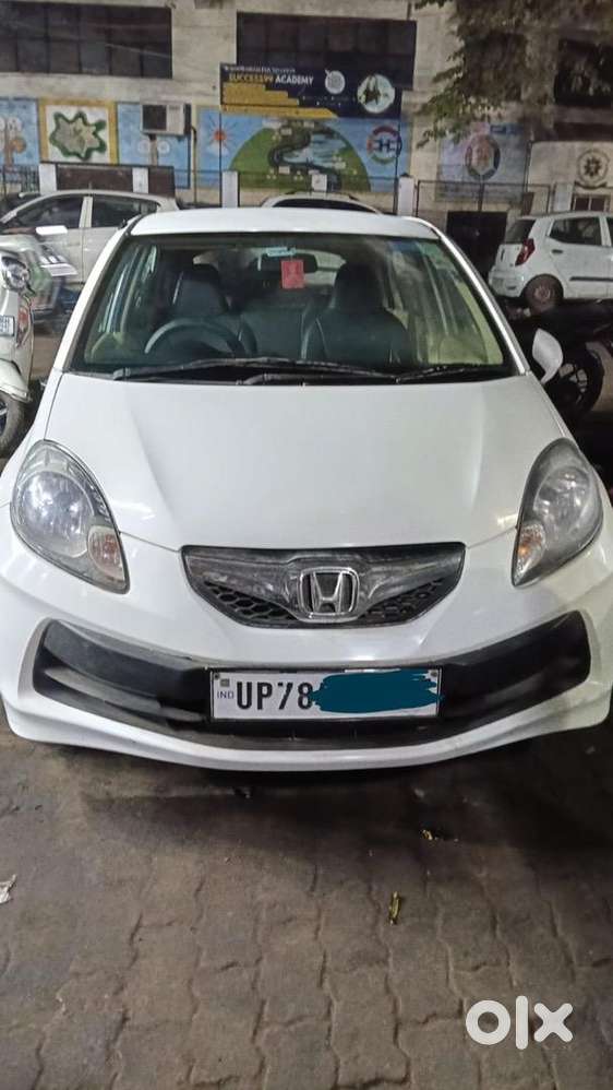 Honda Brio 2012 Petrol Well Maintained