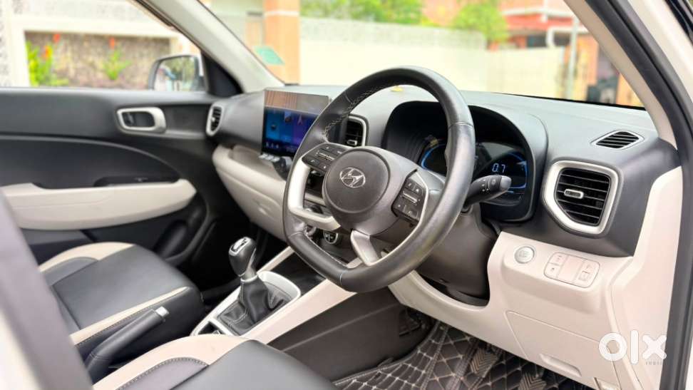 Hyundai Venue Sx (o) Mt 1.5 Diesel, 2023, Diesel