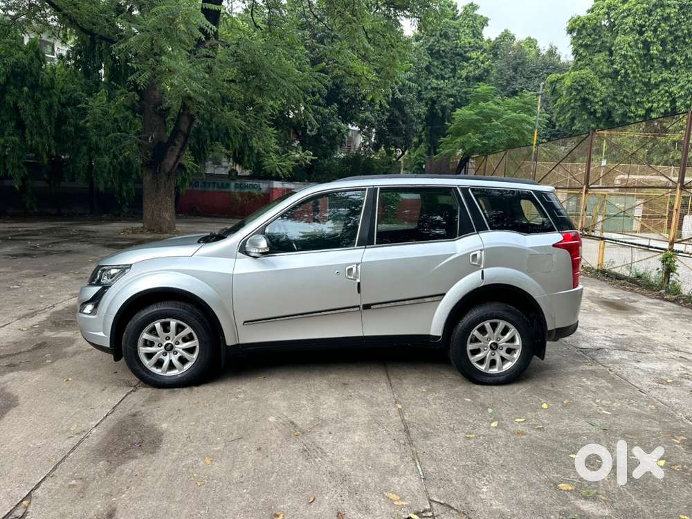 2017 Mahindra Xuv500 Diesel W10 Auto Diesel Sunroof