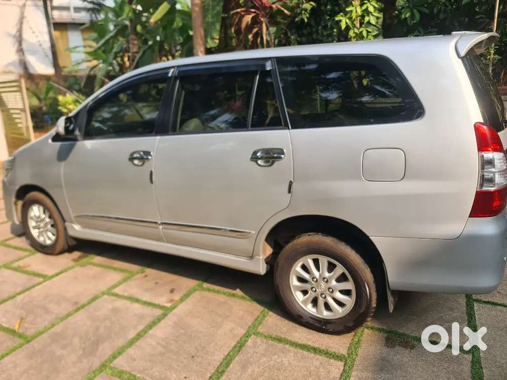 Toyota Innova 2014 Diesel 110000 Km Driven