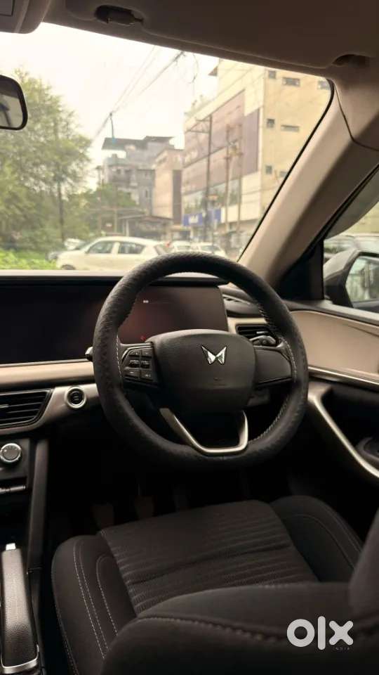 Mahindra Xuv700 2.2 Ax 5 Diesel Mt 7 Str, 2024, Diesel