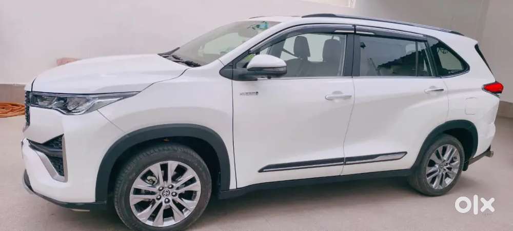 Toyota Innova Hycross 2024 Petrol 45000 Km Driven