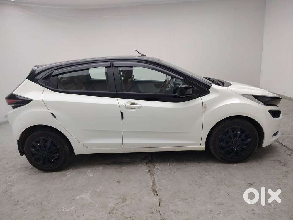 Tata Altroz 1.2 Xm Plus, 2023, Petrol