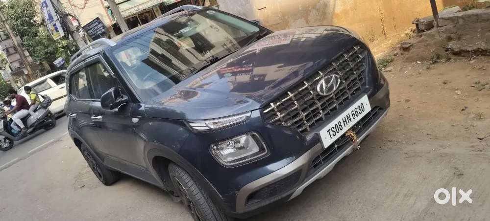 Hyundai New Venue 2021 Petrol 65000 Km Driven