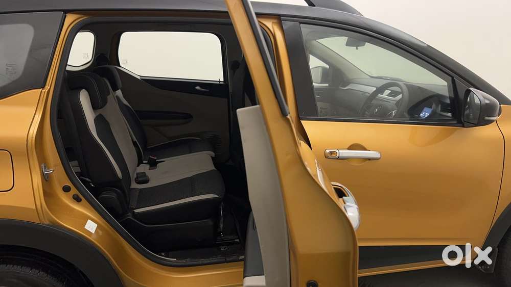 Renault Triber 1.0 Rxz Dual Tone, 2022, Petrol