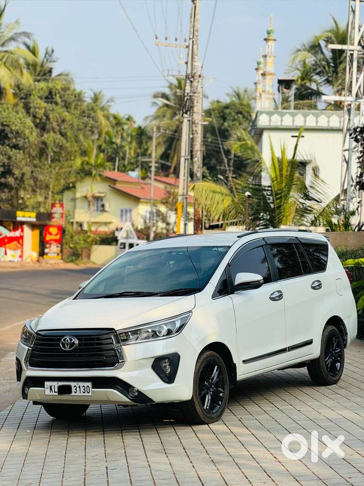 Toyota Innova Crysta 2.8z Automatic, 2016, Diesel