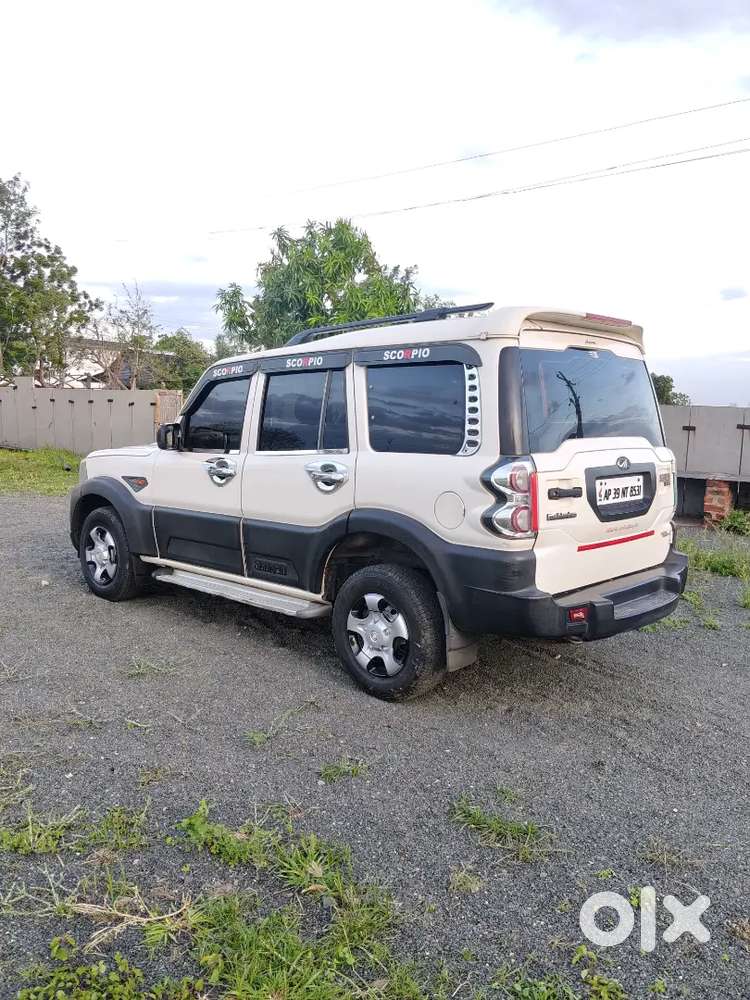 Mahindra Scorpio (9 Seater) S2  Modal 2015