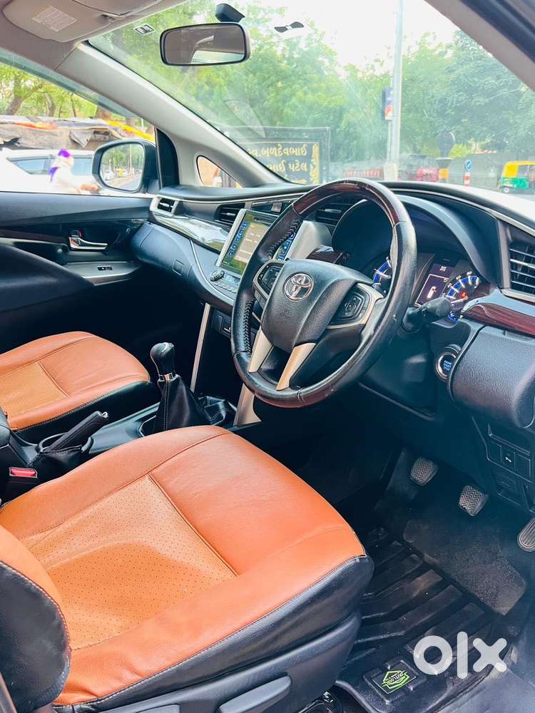 Toyota Innova Crysta 2.4 V 8 Str, 2017, Diesel