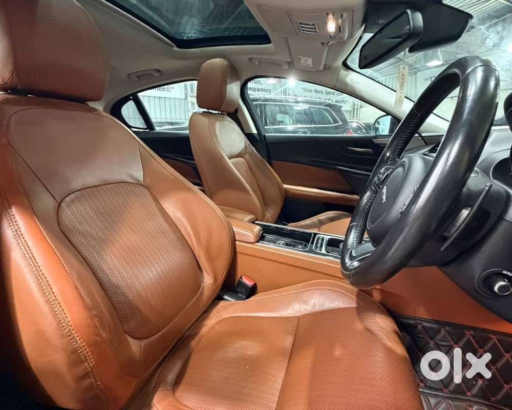 Jaguar Xe Portfolio, 2016, Petrol