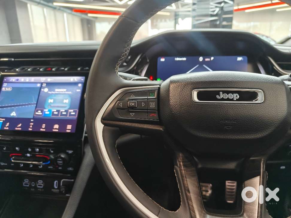 Jeep Grand Cherokee Limited (o) 4x4 At, 2023, Petrol