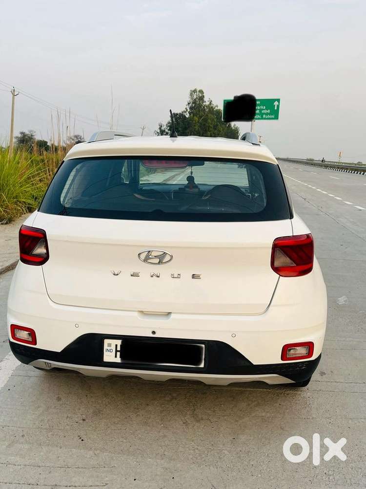 Hyundai Venue 2020 Petrol 74755 Km Driven